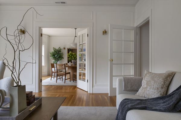 Dining room that converts to a second bedroom or office